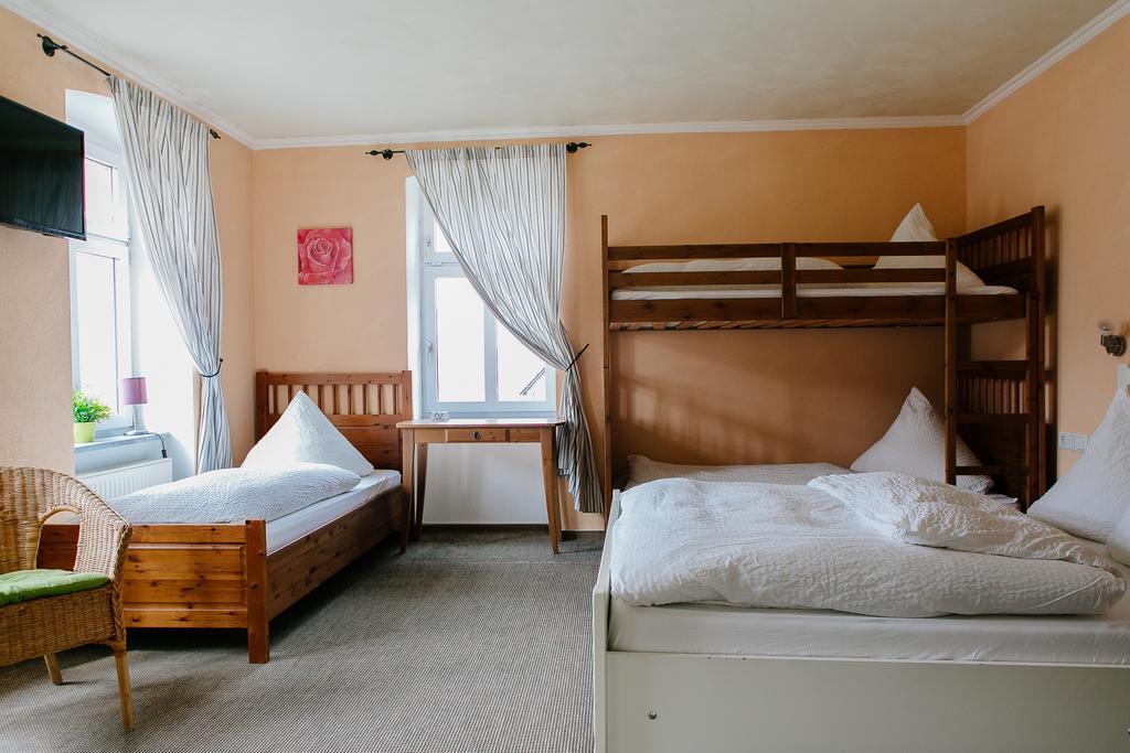 לאוטזנהאוזן Landhotel Airport-Inn מראה חיצוני תמונה